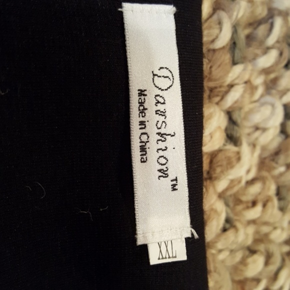 FIGURE FLATTERING DRESS! - Picture 3 of 3